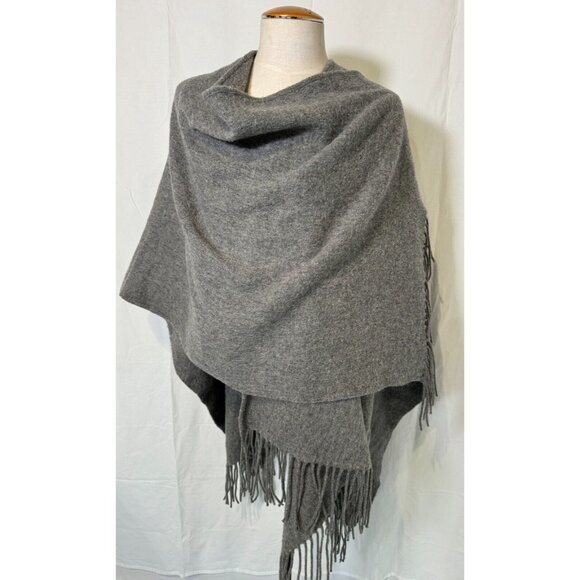 New ARITZIA ALXILIARY 100% Luxury Large Soft Wool Wrap Poncho Cape Fringe - Picture 6 of 13